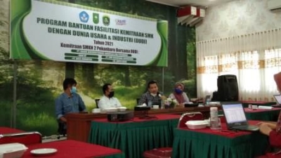 SMK Negeri 2 Pekanbaru Mensosialisasikan Tracer Study Mitras Kepada SMK di Pekanbaru